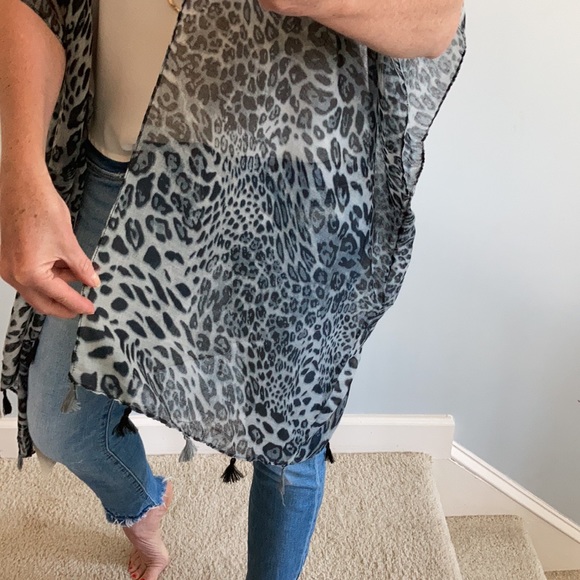 Black & Grey Animal Print Boho Kimono - Picture 5 of 7